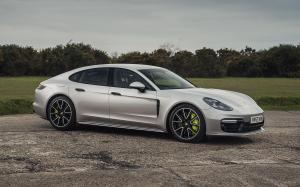 Porsche Panamera Turbo S E-Hybrid 2017 года